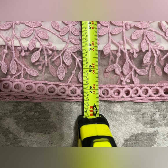 Ivy City Co Pink Lace Midi Dress - Picture 4 of 6